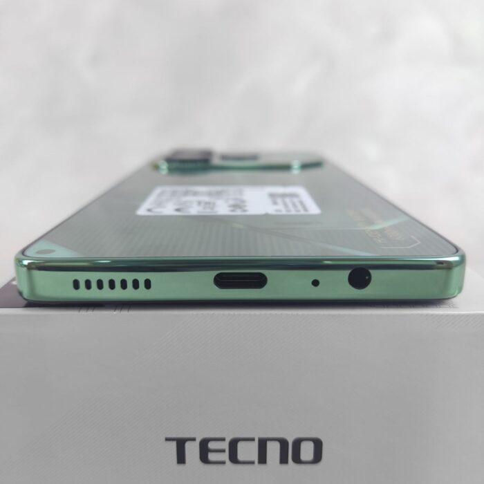 TECNO POVA 6 Pro Зеленый